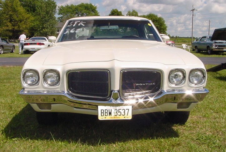 White 1971 GT-37
