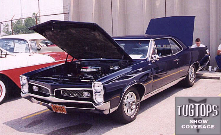 Dream about more dark blue 1967 GTO hardtops